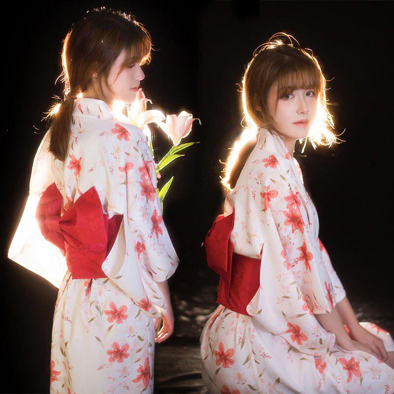 Kimono Fleuri Rouge Long Japonais - Collection Sakura