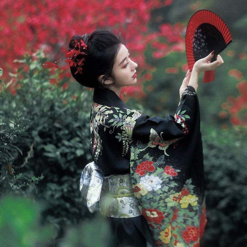 Kimono Japonais Fleurs Éternelles