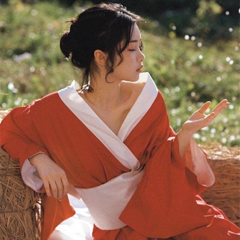 Traditional Red Japanese Kimono - Nipponese Elegance