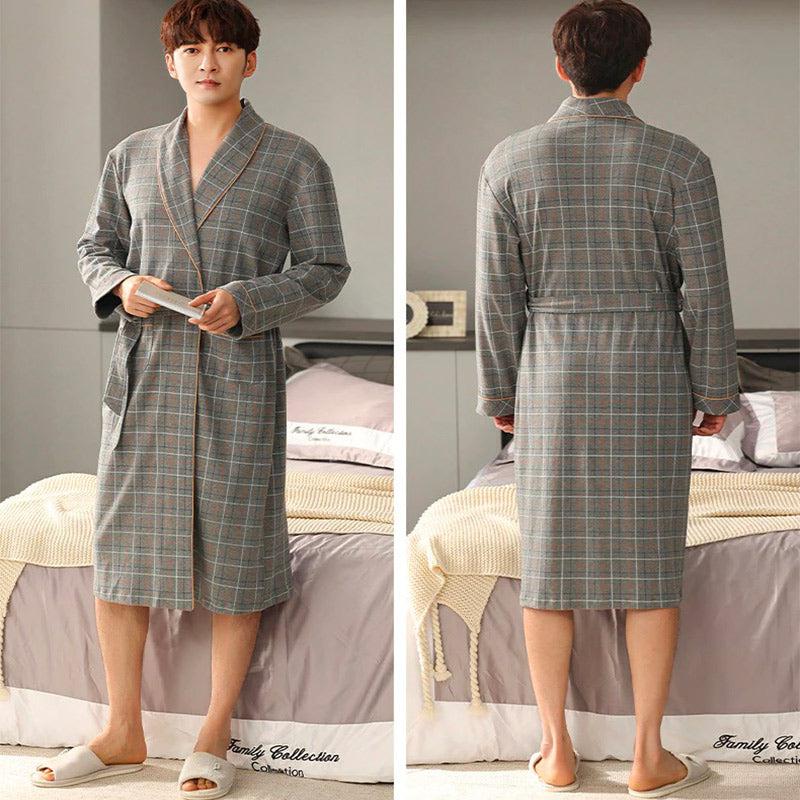 Elegant Men's Checked Bathrobe