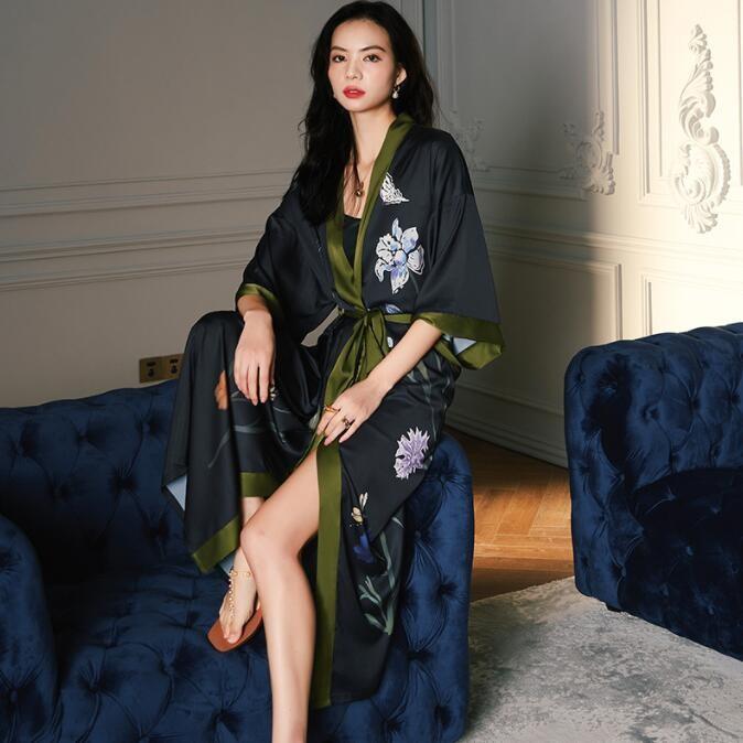 Black Kimono Lounge Bathrobe - Feminine Elegance Collection