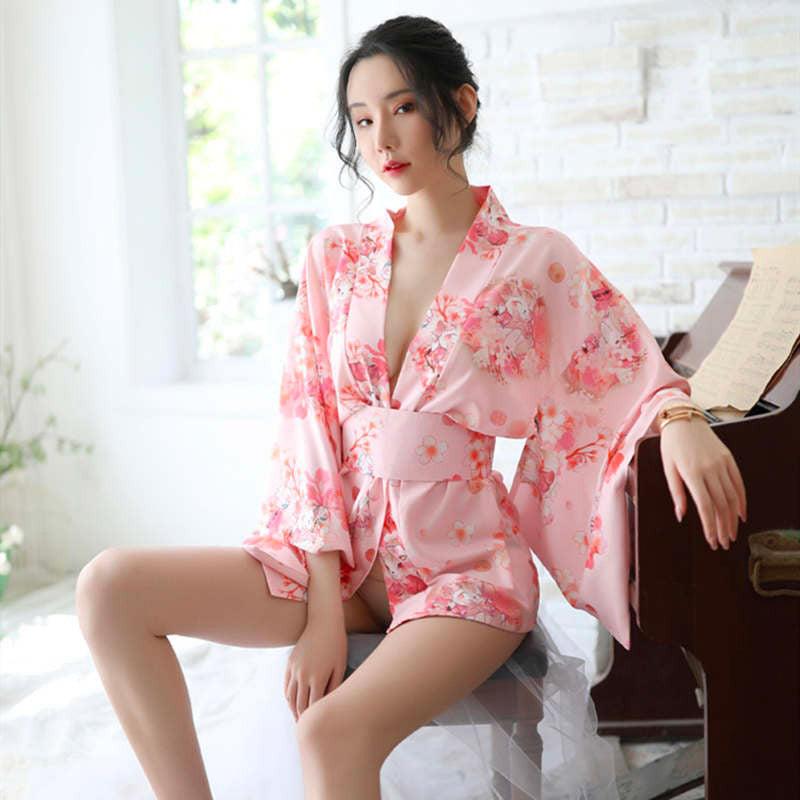 Short Japanese Kimono - Elegant Style